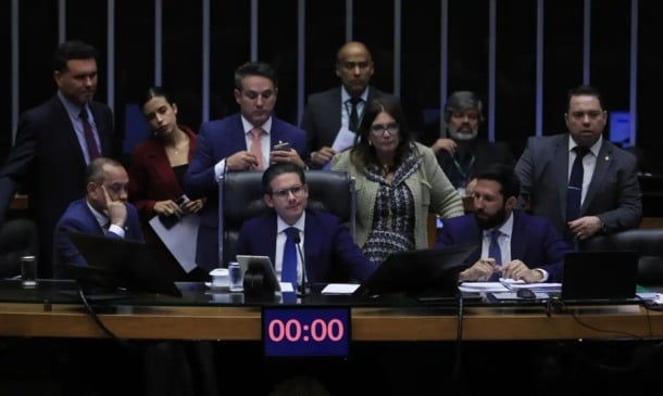 Câmara aprova 'PL da Devastação' em votação na madrugada
