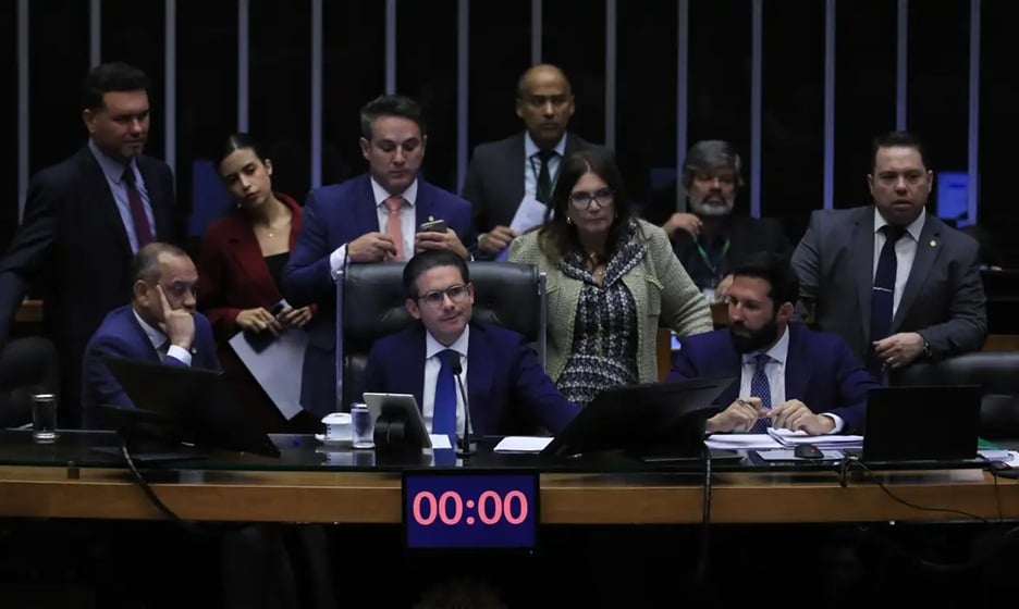Câmara aprova 'PL da Devastação' em votação na madrugada