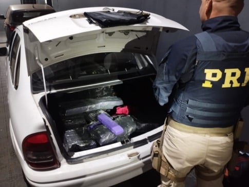 PRF apreende 84kg de maconha na divisa de Paraná com São Paulo