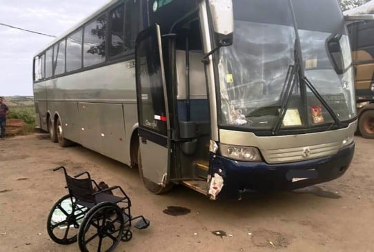 PRF em Guaimbê flagra ônibus irregular e suspeita em trabalho do Maranhão para SC
