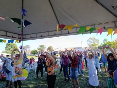 Festa com 'teatro caipira' combina lazer e saúde na USF Palmital