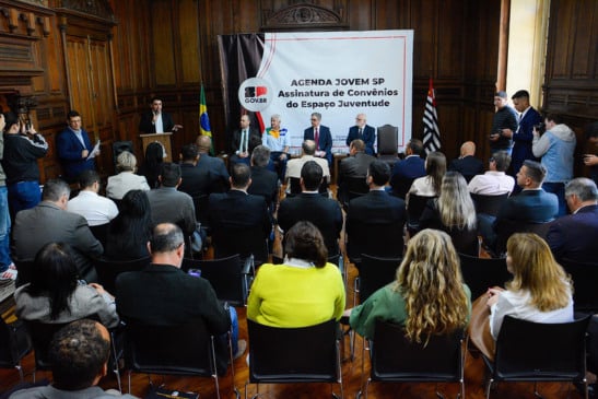 Espaço Juventude assina convênios para repasses na região de Marília
