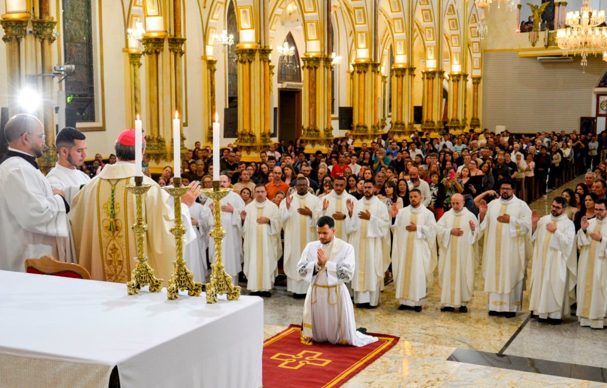 Diocese de Marília ordena novo padre