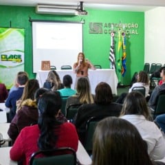 Palestra do Procon em Pompeia orienta comerciantes sobre Relações de Consumo
