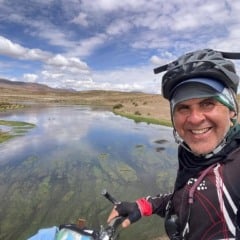 Ciclista de Marília marca retorno após volta o mundo em bike