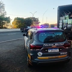Polícia apreende sete toneladas de importados na SP-294 em Pompeia