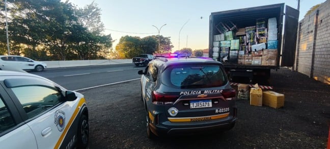 Polícia apreende sete toneladas de importados na SP-294 em Pompeia