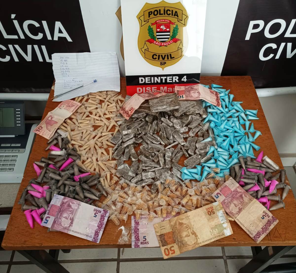 Dise flagra adolescente com 600 porções de maconha, crack e cocaína