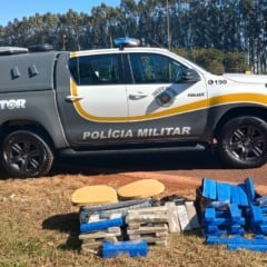Polícia flagra dois em ônibus com 49,4kg de maconha