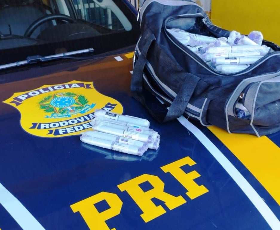 PRF apreende arma e R$ 350 mil em carga de Mounjaro na BR-153