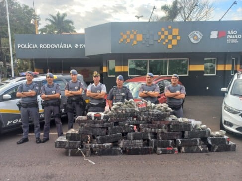 Caso de tráfico de perseguição e prisão de mulher com maconha em Marília