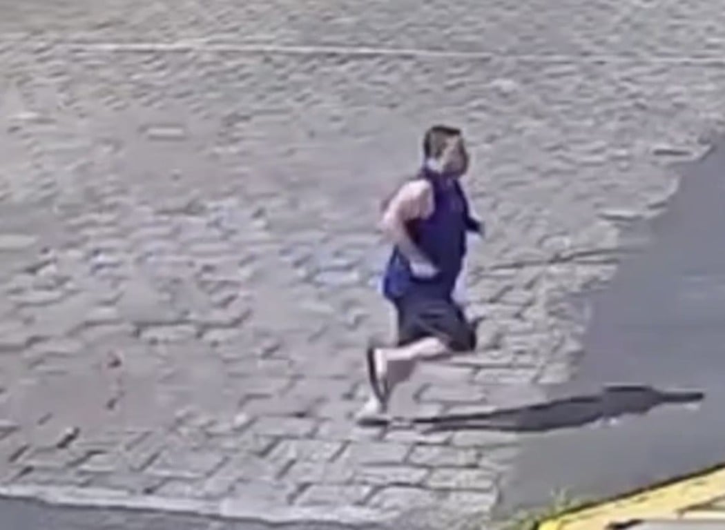 Vídeo mostra chegada e fuga de agressor em feminicídio de Vera Cruz