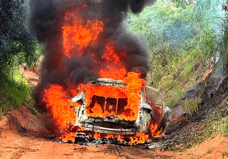 Polícia de Marília investiga incêndio em Porsche com corpo em Pompeia