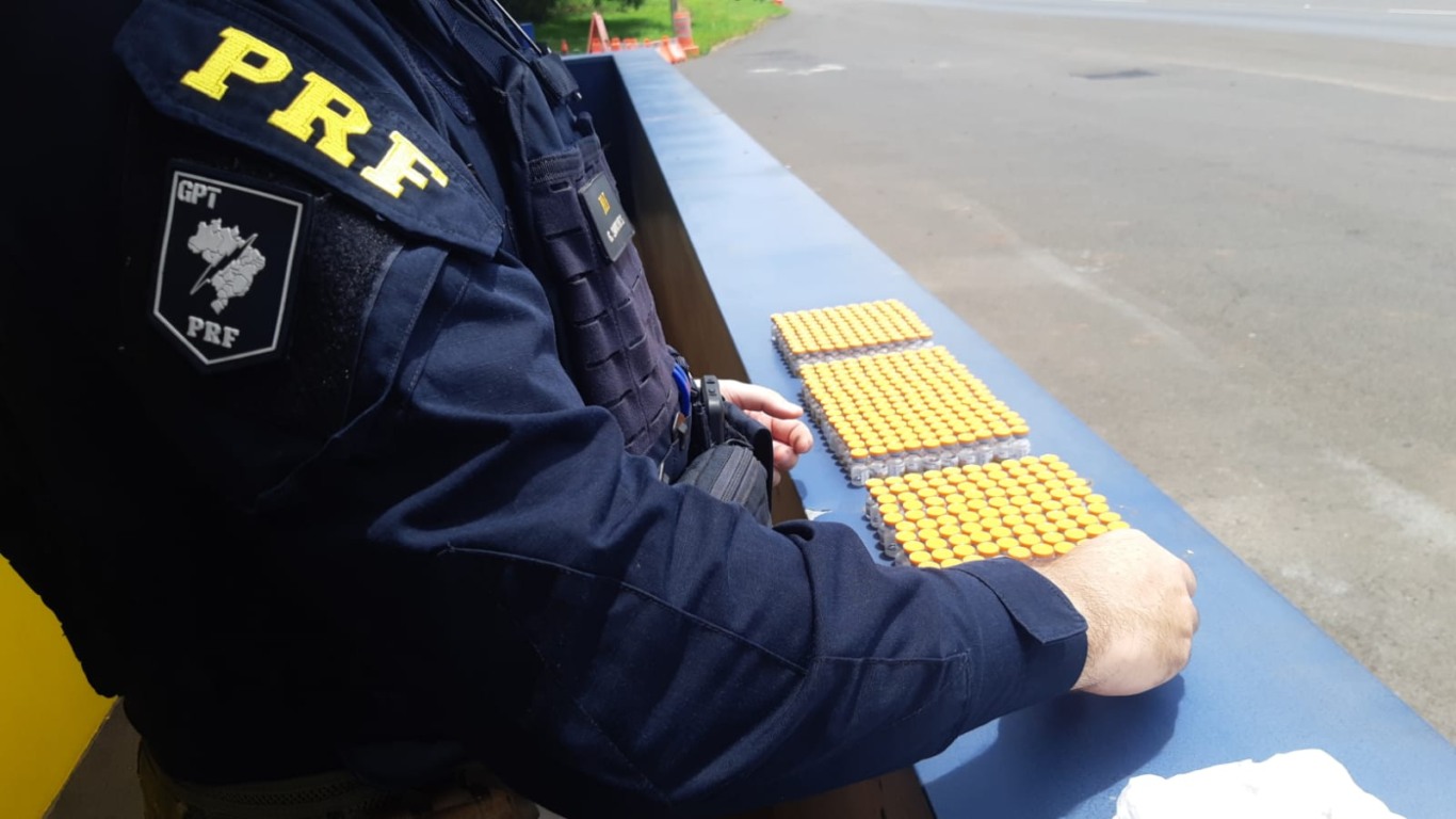 Fiscalização na BR-153 flagra mulher com 420 ampolas de 'caneta emagrecedora'