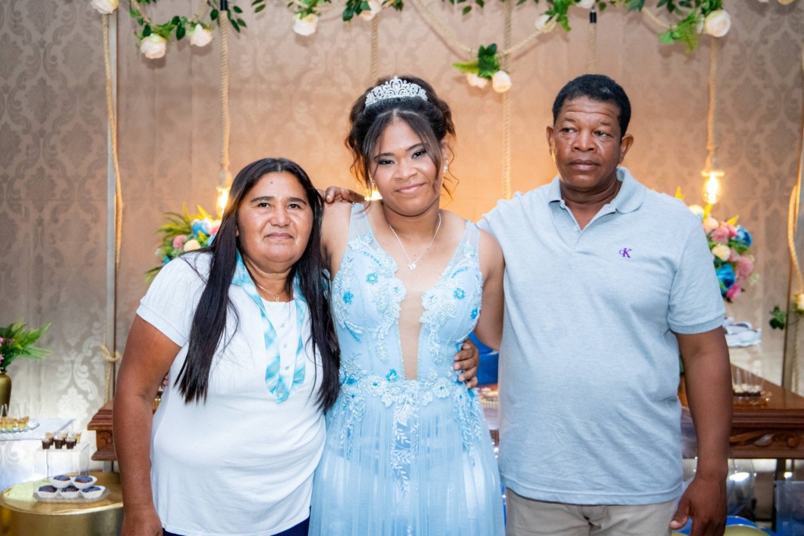 Festa de 15 anos realiza sonho de menina após perda dos pais em Vera Cruz