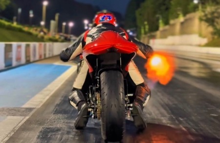 Murilo Gomes bate novo recorde em moto e cai na estrada para cobrir GP Murilo Gomes bate novo recorde em moto e cai na estrada para cobrir GP