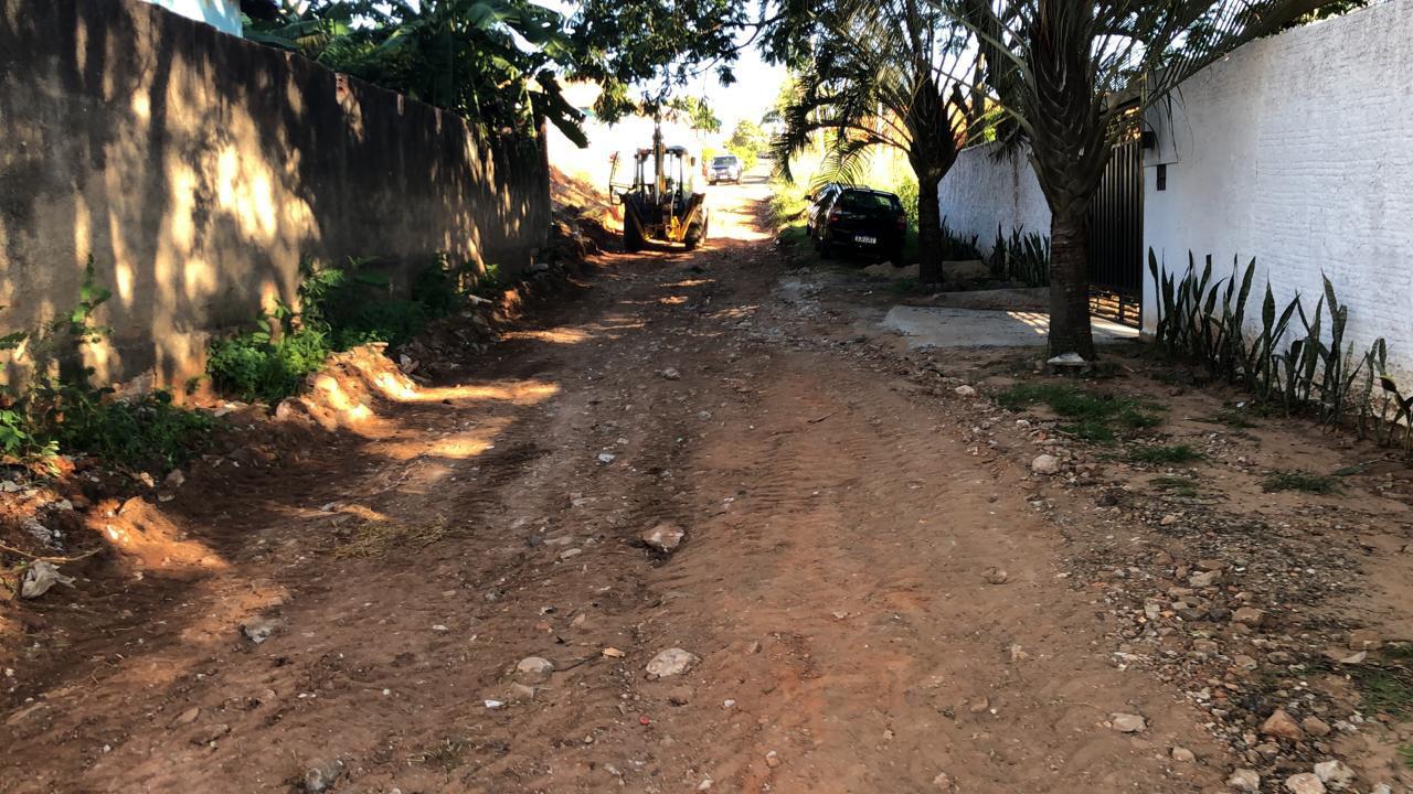 Obras reparam erosão em rua interditada de bairro tradicional em Marília