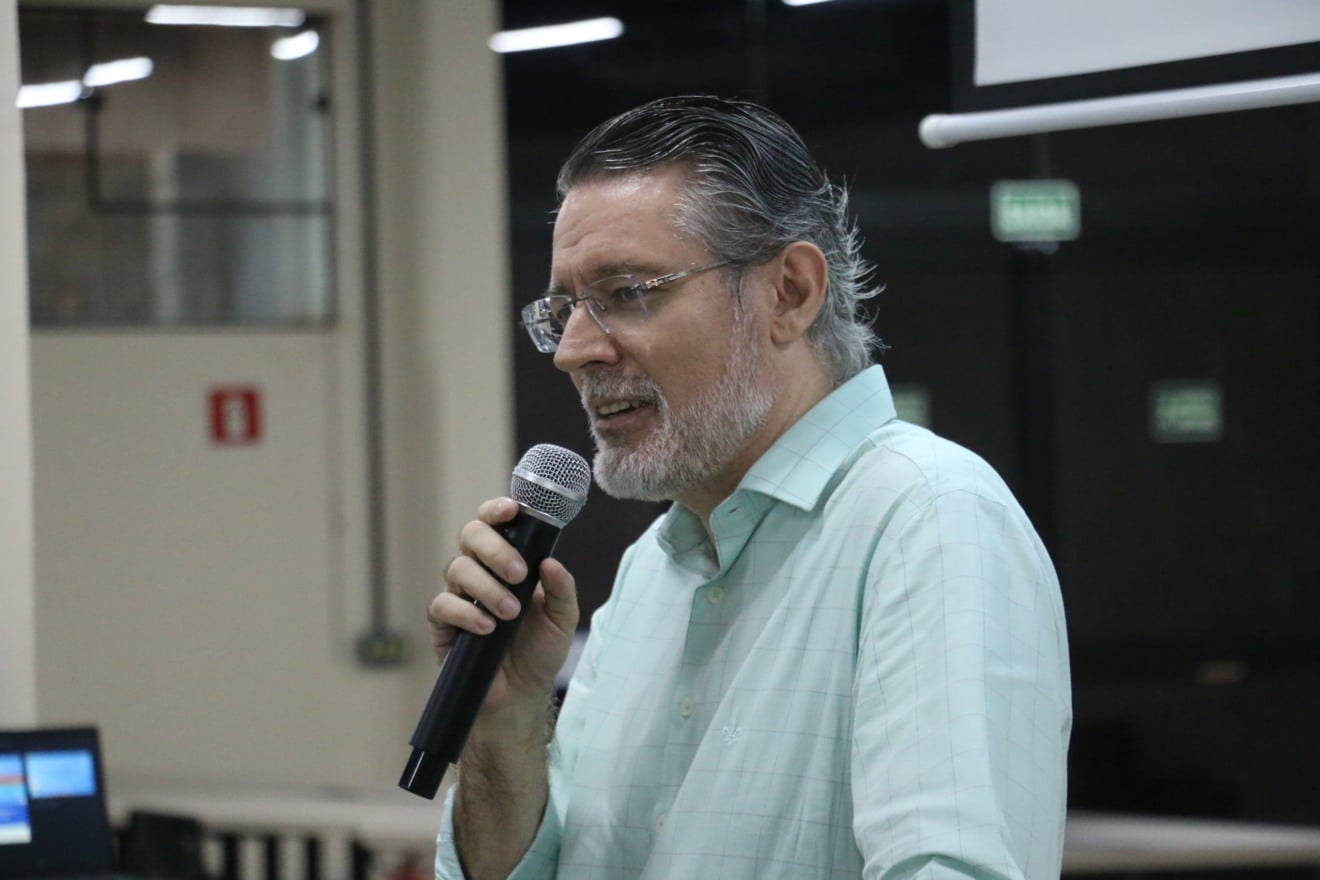 Alunos de TI da Unimar participam de palestra com CEO Marco Antonio Vasquez