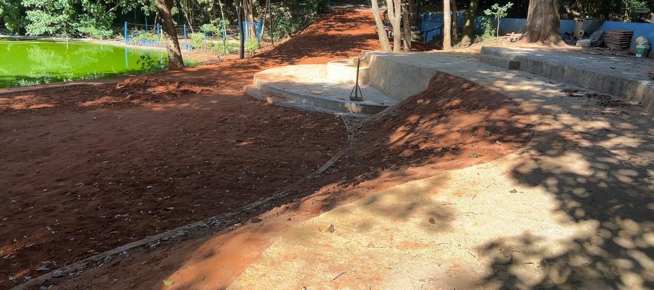 Obras de mirante suspenso e deck avançam em lago de Marília