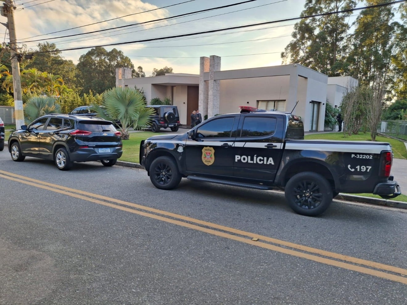 Policiais de Assis atuaram em buscas de Operação contra PCC e Deolane