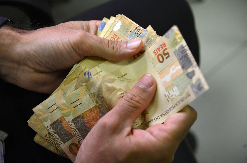 IBGE - População com maior rendimento recebe 13,8 vezes mais que mais pobres