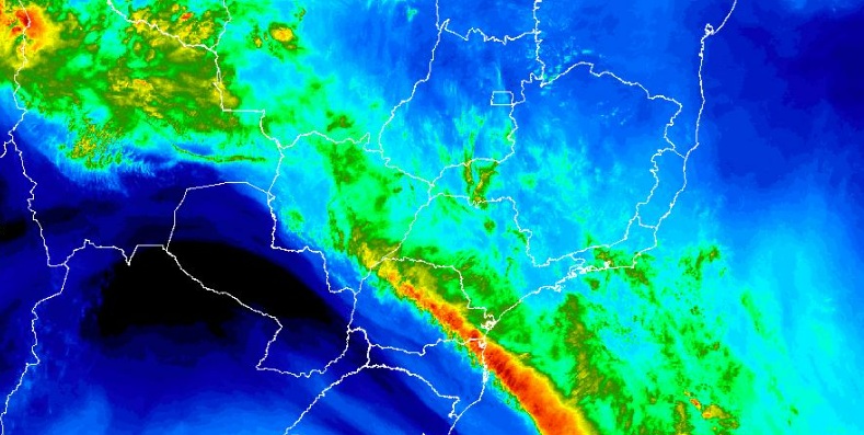 Frente com chuva e frio até quarta-feira em Marília adia evento para mães em avenida