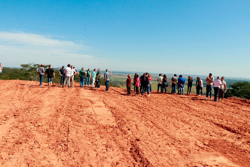 Entrega de aterro para resíduo de construção em Marília anuncia usina para lixo