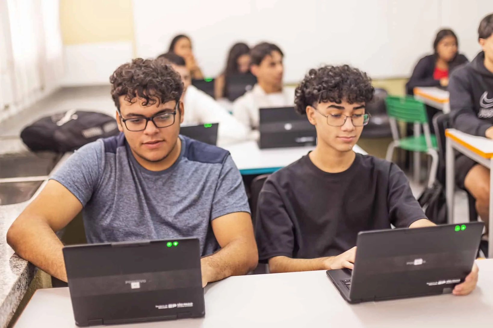 Cursos de administração e vendas lideram contratações de estagiários em escolas estaduais de SP