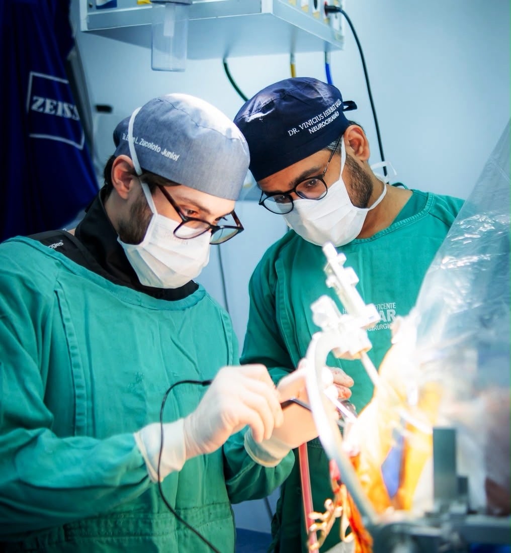 HBU realiza com sucesso primeira cirurgia de estimulação cerebral profunda para tratamento do Parkinson