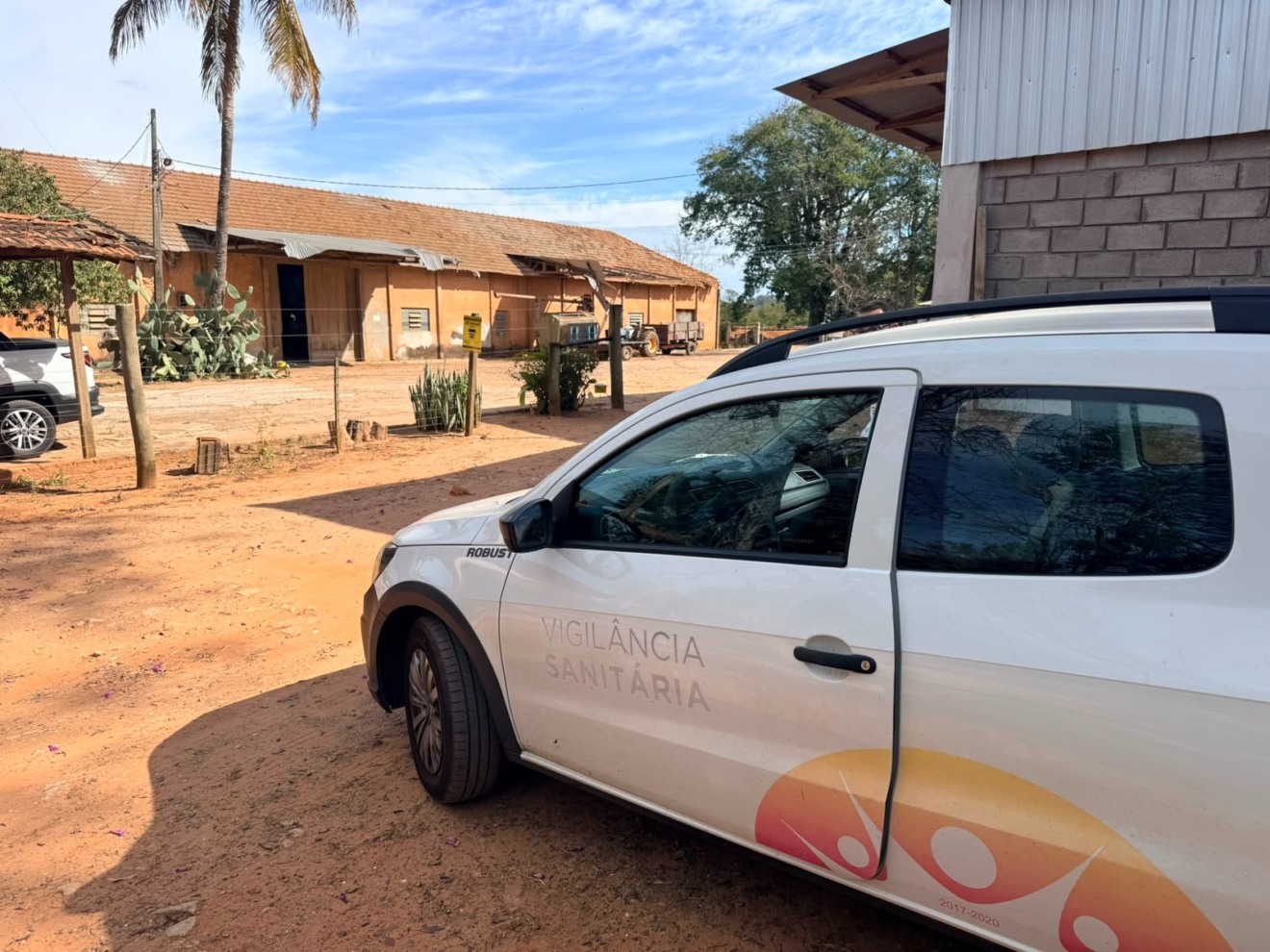 Moscas em granja mobilizam Vigilância e Defesa Agropecuária em Pompeia