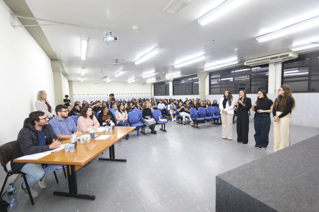 Unimar incentiva pesquisa em nutrição e apresenta a docentes e profissionais