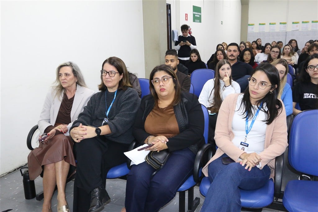 Unimar incentiva pesquisa em nutrição e apresenta a docentes e profissionais