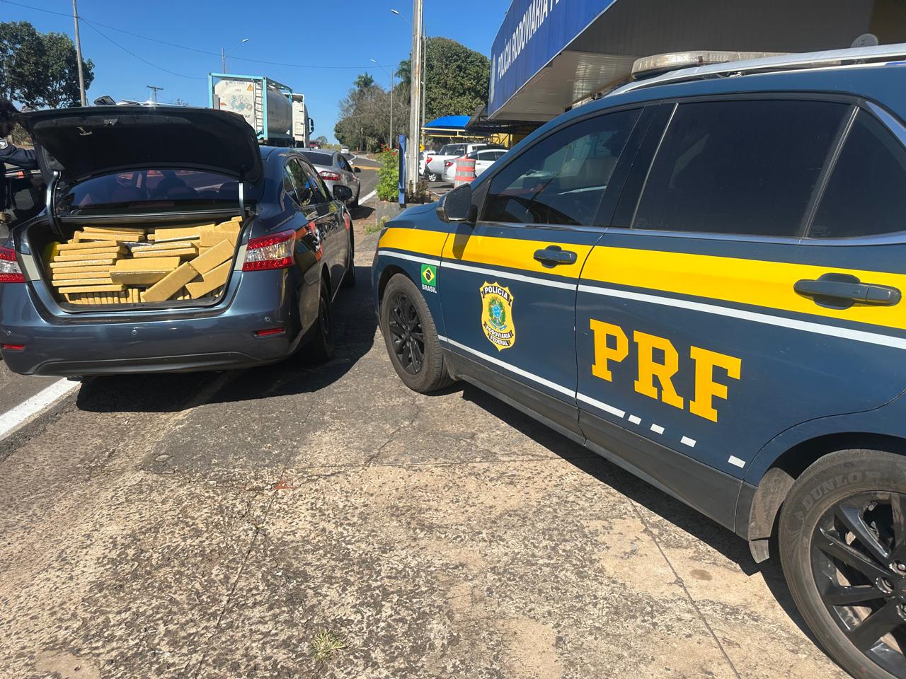 PRF apreende 640kg de maconha em carro na rodovia SP-333 em Marília