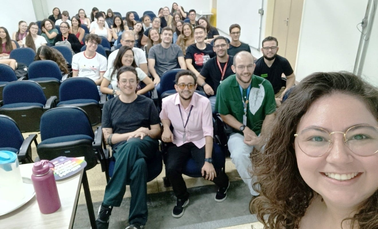 Estudantes de Medicina discutem transexualidade com Núcleo, conselho e médica em Marília