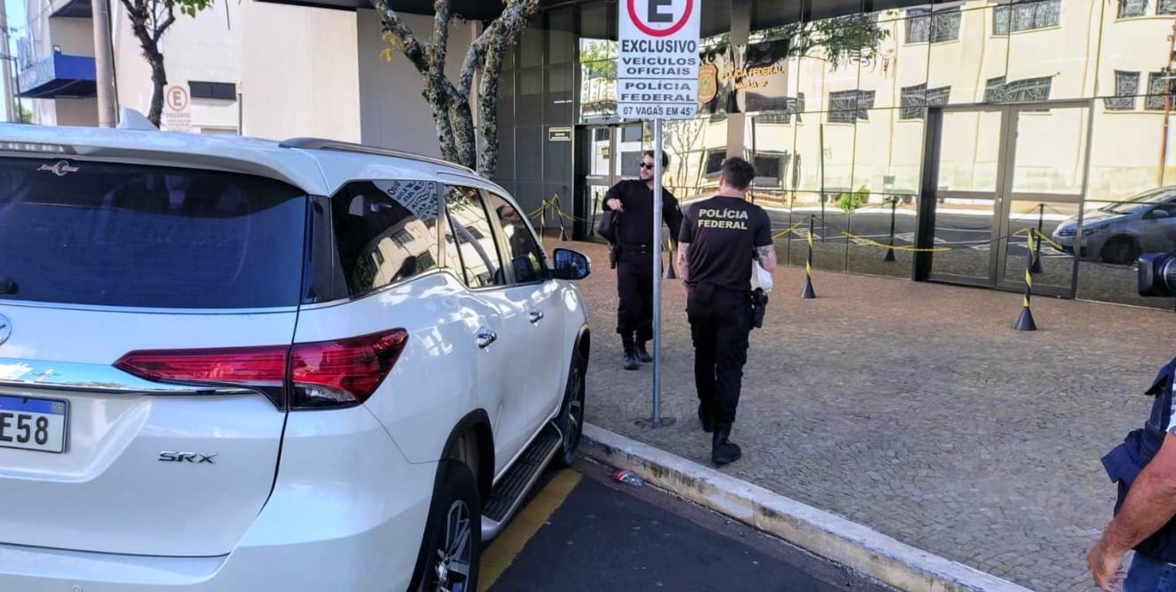 Delegado afastado em suspeita de vazamento tem 22 anos na função e deu aula em academia da PF