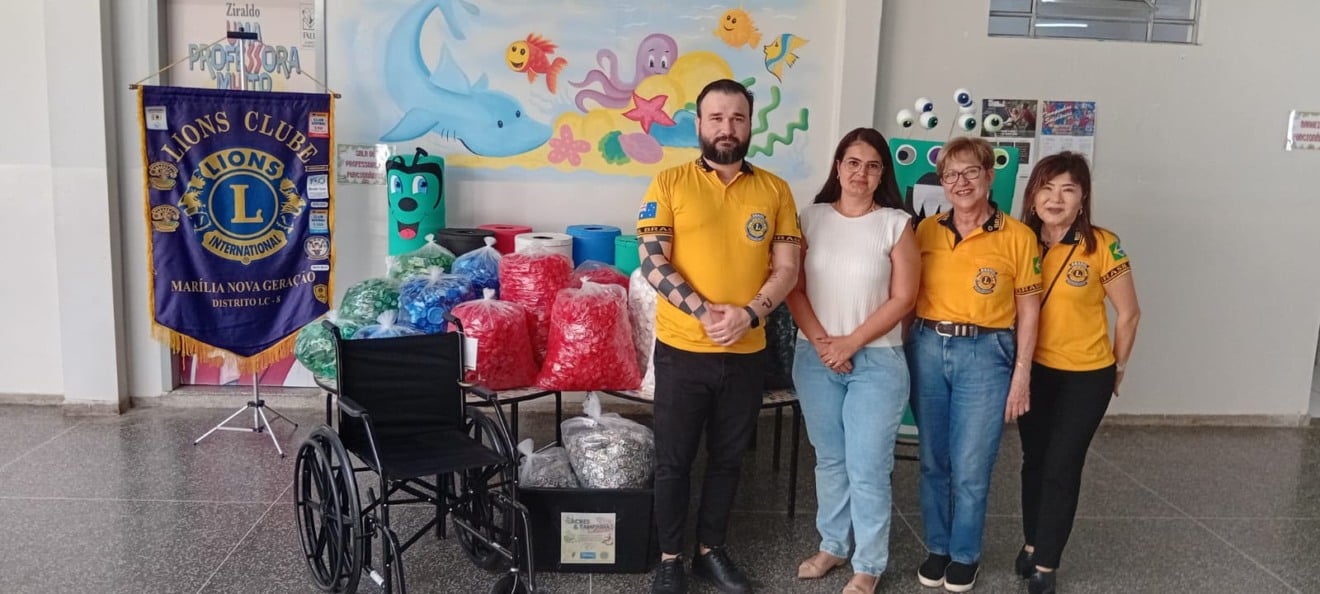 Projeto de reciclagem doa cadeira de rodas para Emef em Marília